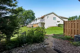 45 Willow Cir, Cary, IL 60013 - Photo 29