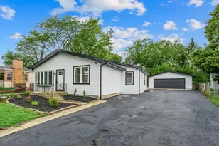 18172 W Twin Lakes Blvd, Grayslake, IL 60030 - Photo 1