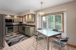9S434 Allison Ct, Willowbrook, IL 60527 - Photo 5