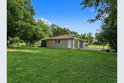 5601 Lee Avenue, Downers Grove, IL 60516 - Photo 3