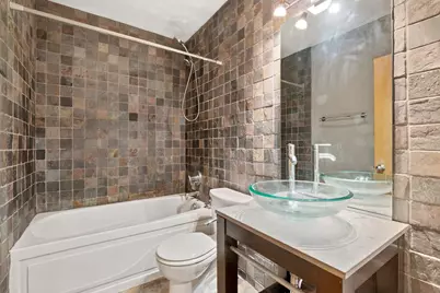 4104 N Mozart Street #2W, Chicago, IL 60618 - Photo 9