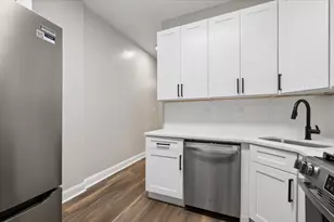 2405 W McLean Ave, Chicago, IL 60647 - Photo 9