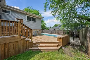 555 Figard Ln, Des Plaines, IL 60016 - Photo 27