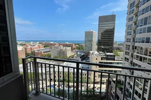 807 Davis St, Evanston, IL 60201 - Photo 9