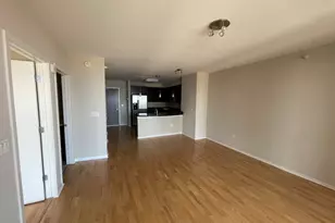 807 Davis St, Evanston, IL 60201 - Photo 7