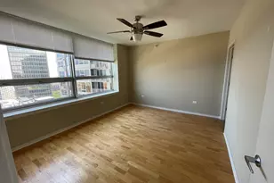 807 Davis St, Evanston, IL 60201 - Photo 5