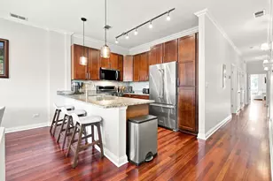 1925 W Irving Park Rd, Chicago, IL 60613 - Photo 11