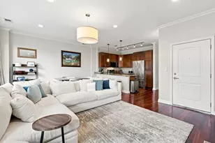 1925 W Irving Park Rd, Chicago, IL 60613 - Photo 9