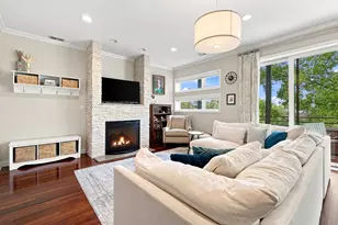 1925 W Irving Park Rd, Chicago, IL 60613 - Photo 7