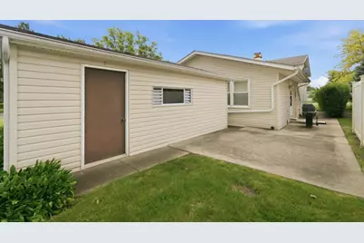 20650 N Florence Avenue, Prairie View, IL 60069 - Photo 9