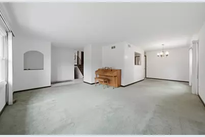 20650 N Florence Avenue, Prairie View, IL 60069 - Photo 15