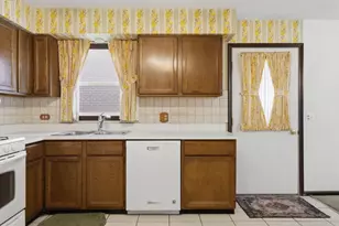 20650 N Florence Ave, Prairie View, IL 60069 - Photo 21