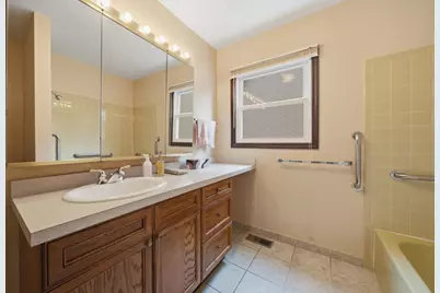 20650 N Florence Avenue, Prairie View, IL 60069 - Photo 25