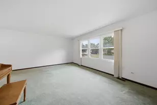 20650 N Florence Ave, Prairie View, IL 60069 - Photo 13