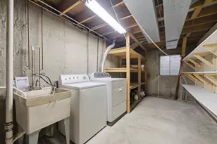 20650 N Florence Ave, Prairie View, IL 60069 - Photo 39