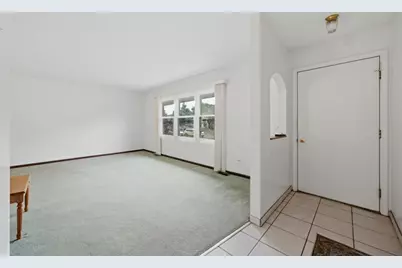 20650 N Florence Avenue, Prairie View, IL 60069 - Photo 11