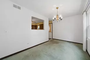 20650 N Florence Ave, Prairie View, IL 60069 - Photo 17