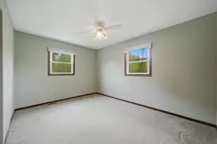 20650 N Florence Ave, Prairie View, IL 60069 - Photo 27