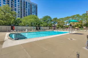 1360 N Sandburg Terrace, Chicago, IL 60610 - Photo 17