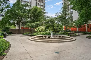 1360 N Sandburg Terrace, Chicago, IL 60610 - Photo 23