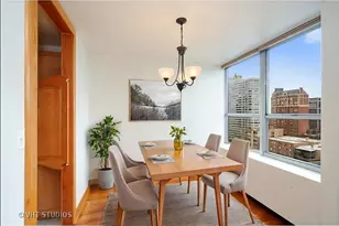 655 W Irving Park Rd, Chicago, IL 60613 - Photo 11