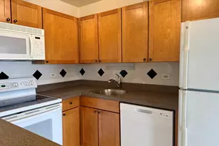 655 W Irving Park Rd, Chicago, IL 60613 - Photo 11