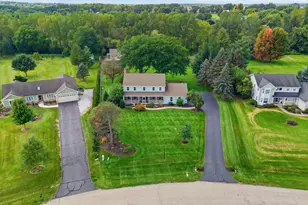 7N660 Cloverfield Cir, Saint Charles, IL 60175 - Photo 5