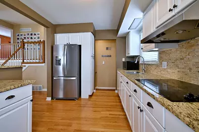 482 E Park Avenue, Elmhurst, IL 60126 - Photo 11