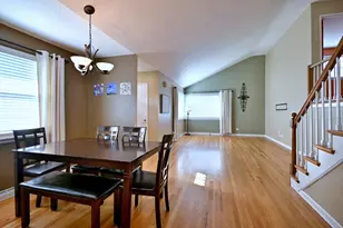 482 E Park Ave, Elmhurst, IL 60126 - Photo 3