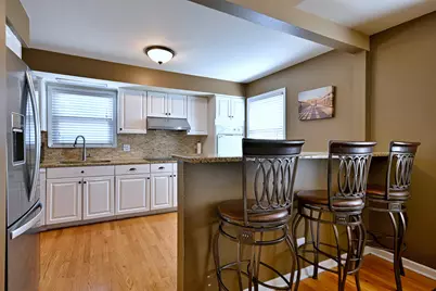 482 E Park Avenue, Elmhurst, IL 60126 - Photo 7