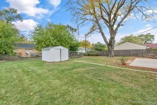 105 Mellbrook Rd, Bolingbrook, IL 60440 - Photo 21