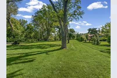 1920 Lockwood Drive, Green Oaks, IL 60048 - Photo 9