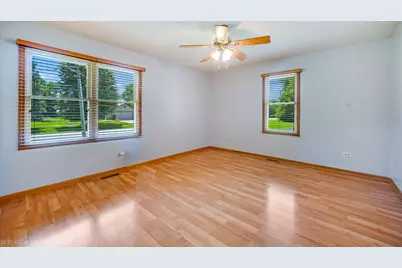 3900 W 155th Street, Markham, IL 60428 - Photo 9