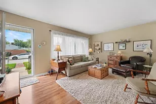 17156 Walter St, Lansing, IL 60438 - Photo 3