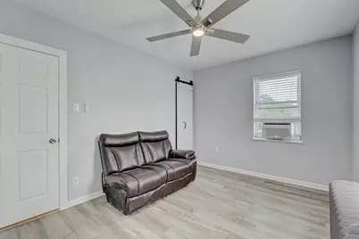 6 S Monterey Avenue #B, Villa Park, IL 60181 - Photo 9
