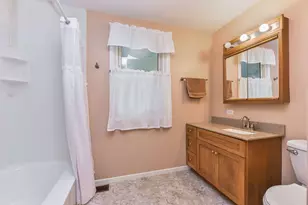 535 Illini Dr, Carol Stream, IL 60188 - Photo 9
