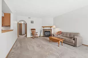 9800 Liberty Cir, Orland Park, IL 60467 - Photo 3