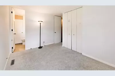 18559 W Karen Lane, Gurnee, IL 60031 - Photo 11