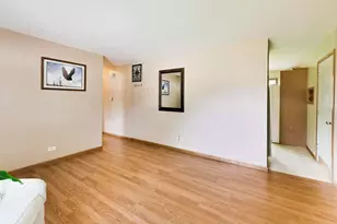 18559 W Karen Ln, Gurnee, IL 60031 - Photo 5