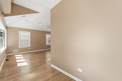 1426 S 18th Avenue, Maywood, IL 60153 - Photo 7