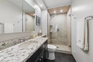 200 E Delaware Pl, Chicago, IL 60611 - Photo 9