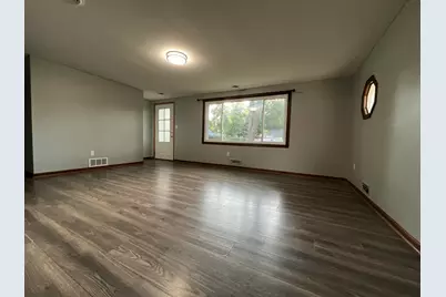 923 Hammond Avenue, Aurora, IL 60506 - Photo 5