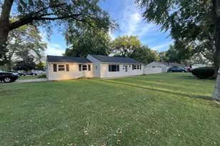 923 Hammond Ave, Aurora, IL 60506 - Photo 1