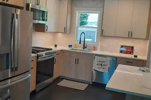 212 N Louis St, Mount Prospect, IL 60056 - Photo 3