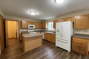 649 Linda Ct, Marengo, IL 60152 - Photo 9