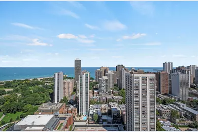 1560 N Sandburg Terrace #3602-04, Chicago, IL 60610 - Photo 21