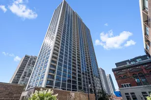 1560 N Sandburg Terrace, Chicago, IL 60610 - Photo 1