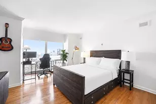 100 E Huron St, Chicago, IL 60611 - Photo 21