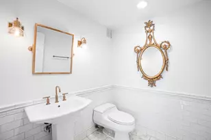100 E Huron St, Chicago, IL 60611 - Photo 15