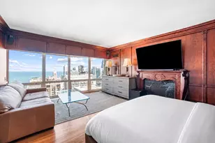 100 E Huron St, Chicago, IL 60611 - Photo 11